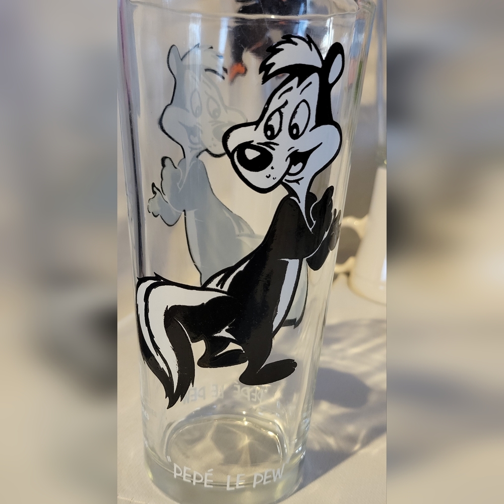 Vintage Pepsi Looney Tunes Collector Glasses Set of 8 Sylvester Road Runner Elme - Picture 5 of 11